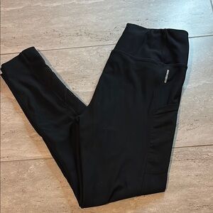 Black Leggings with Pocket. medium